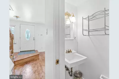 643 Saint Anthony Lane, Upper Darby, PA 19082 - Photo 9