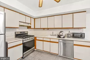 643 St Anthony Ln, Upper Darby, PA 19082 - Photo 15