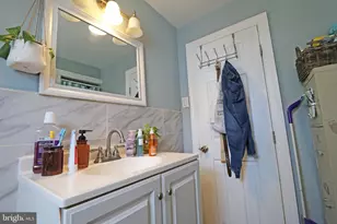 111 Oakley Rd, Upper Darby, PA 19082 - Photo 17