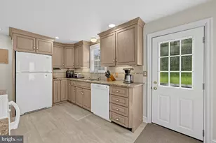 58 Upland Rd, Havertown, PA 19083 - Photo 9