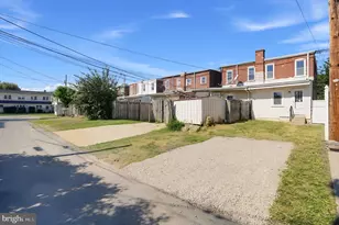 1315 E 9th St, Crum Lynne, PA 19022 - Photo 3