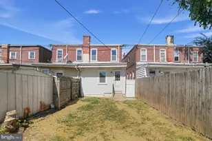 1315 E 9th St, Crum Lynne, PA 19022 - Photo 3