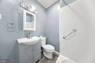 1435 Edgmont Ave, Chester, PA 19013 - Photo 17