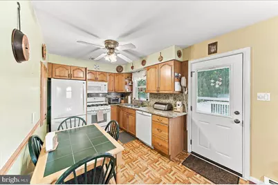 100 W Thompson Avenue, Springfield, PA 19064 - Photo 9