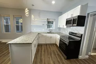 327 E 20th St, Chester, PA 19013 - Photo 5