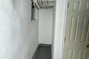 327 E 20th St, Chester, PA 19013 - Photo 33