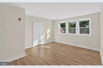121 Rutledge Avenue, Folsom, PA 19033 - Photo 3