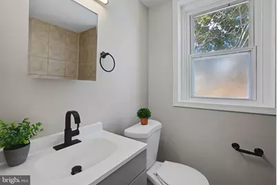 1370 Wycombe Avenue, Darby, PA 19023 - Photo 21