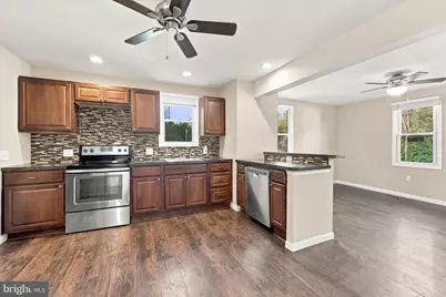 803 Maple Lane, Aston, PA 19014 - Photo 3