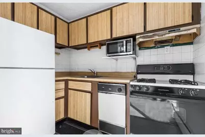 100 E Glenolden Avenue E #R-19, Glenolden, PA 19036 - Photo 5