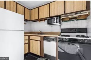 100 E Glenolden Ave E, Glenolden, PA 19036 - Photo 5