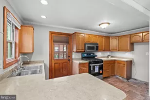 899 Taylor Dr, Folcroft, PA 19032 - Photo 9