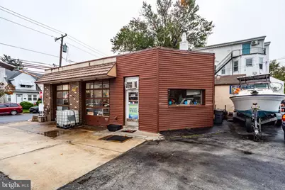 195 N Wycombe Avenue, Lansdowne, PA 19050 - Photo 1
