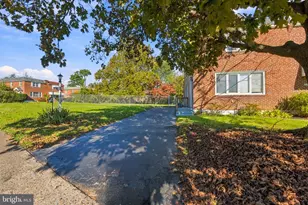319 Sloan St, Crum Lynne, PA 19022 - Photo 3