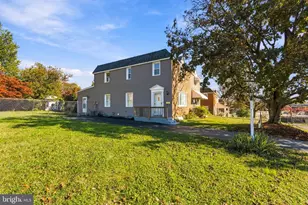 319 Sloan St, Crum Lynne, PA 19022 - Photo 1