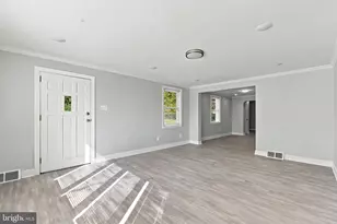 319 Sloan St, Crum Lynne, PA 19022 - Photo 9