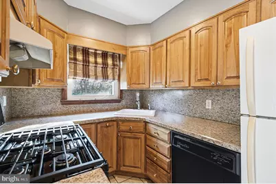 107 Green Valley Road, Upper Darby, PA 19082 - Photo 3