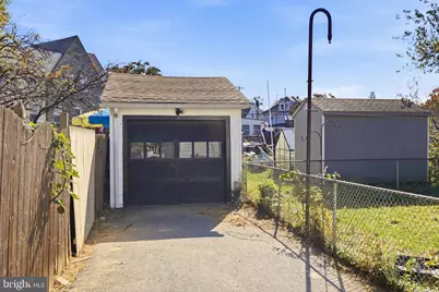 129 W Laughead Avenue, Marcus Hook, PA 19061 - Photo 33
