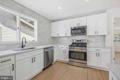 129 W Laughead Avenue, Marcus Hook, PA 19061 - Photo 9