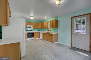 10119 Cardinal Dr, Orrstown, PA 17244 - Photo 9