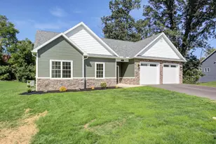 382 Teaberry Dr, Greencastle, PA 17225 - Photo 3