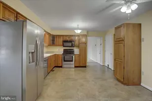 533 Hilltop Cir, Greencastle, PA 17225 - Photo 11