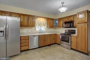 533 Hilltop Cir, Greencastle, PA 17225 - Photo 13