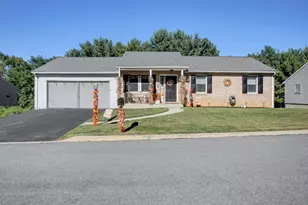 403 Sunny Dr, Waynesboro, PA 17268 - Photo 3