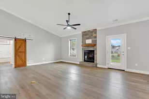 13189 Seneca Dr, Waynesboro, PA 17268 - Photo 7