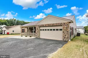 13189 Seneca Dr, Waynesboro, PA 17268 - Photo 3