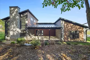 1868 Carrera Dr, Chambersburg, PA 17202 - Photo 3