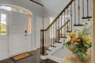 2384 Castlegreen Dr, Greencastle, PA 17225 - Photo 7
