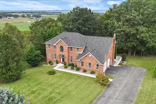 2384 Castlegreen Dr, Greencastle, PA 17225 - Photo 3