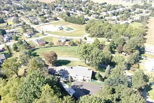 586 Crestwood Dr, Chambersburg, PA 17202 - Photo 9