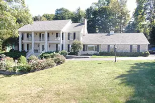 586 Crestwood Dr, Chambersburg, PA 17202 - Photo 5