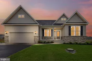 1520 Falcon Ln, Chambersburg, PA 17201 - Photo 1