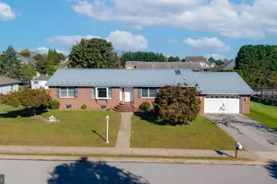 375 Carolle St, Greencastle, PA 17225 - Photo 3