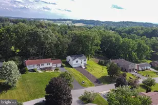 197 Echo Dr, Chambersburg, PA 17202 - Photo 9