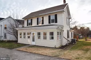 228 Hamilton Ave, Waynesboro, PA 17268 - Photo 3