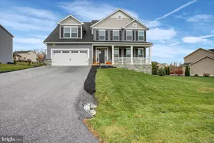 106 Granny Smith Ln, Fayetteville, PA 17222 - Photo 1