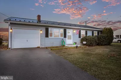 4402 Shatzer Street, Chambersburg, PA 17202 - Photo 3