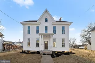 35 N Franklin St, Waynesboro, PA 17268 - Photo 1