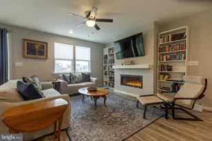 2098 Mandarin Dr, Chambersburg, PA 17202 - Photo 3