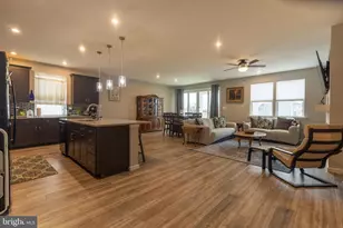 2098 Mandarin Dr, Chambersburg, PA 17202 - Photo 3