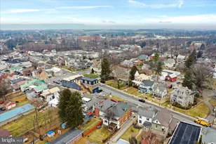 542 E Queen St, Chambersburg, PA 17201 - Photo 15