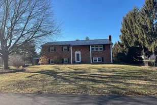 296 Kauffman St, Chambersburg, PA 17202 - Photo 1