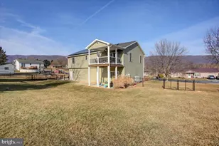 10193 Cardinal Dr, Orrstown, PA 17244 - Photo 5