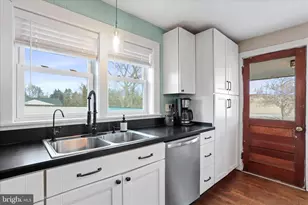 7974 Tomstown Rd, Waynesboro, PA 17268 - Photo 11