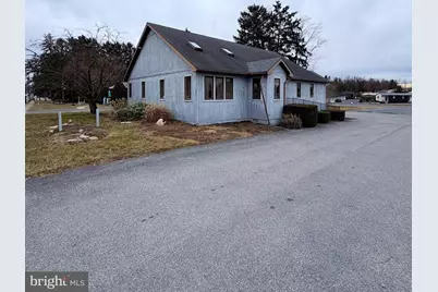 315 Stouffer Ave, Chambersburg, PA 17201 - Photo 1