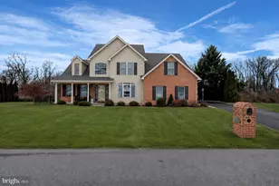 108 N Blackberry Ln, Fayetteville, PA 17222 - Photo 1